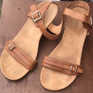 {$15 BUNDLED} VIONIC Noble Tan /Cream Ankle Strap Wedge Sandals